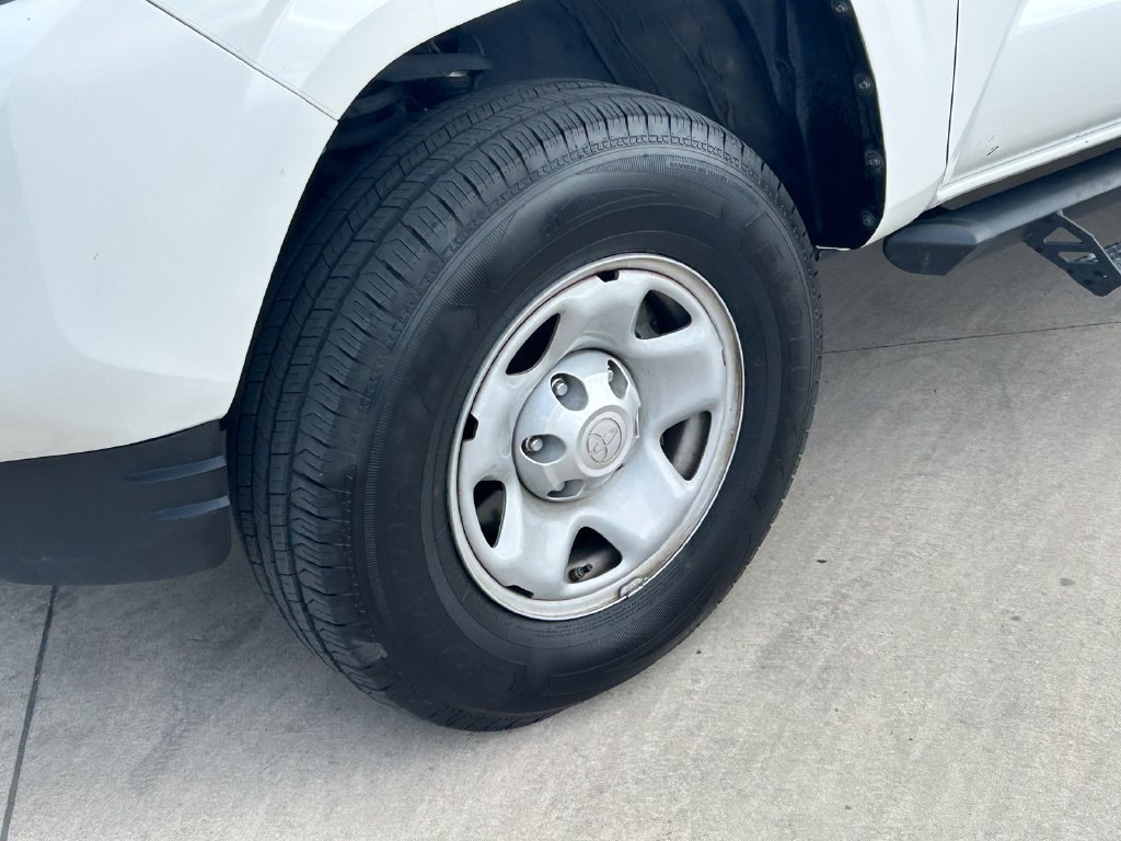 Certified 2023 Toyota Tacoma SR AWD/4WD image 9