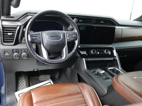 Used 2025 GMC Sierra 3500 Denali Ultimate AWD/4WD image 9