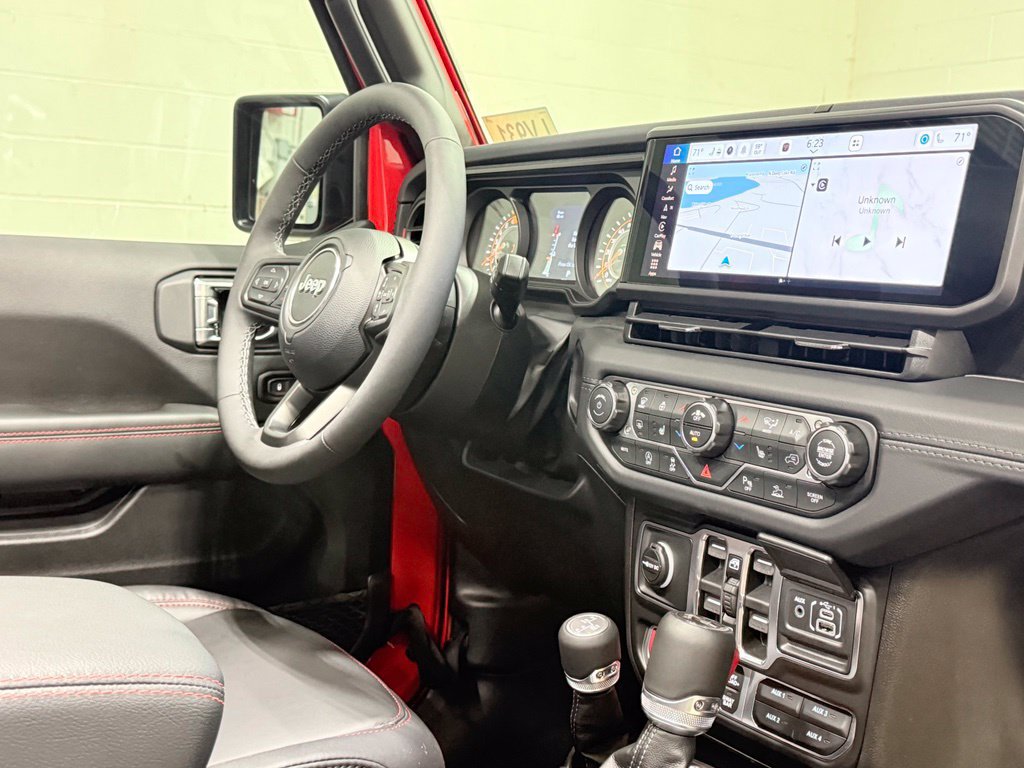 Used 2026 Jeep Wrangler Unlimited Rubicon AWD/4WD image 38