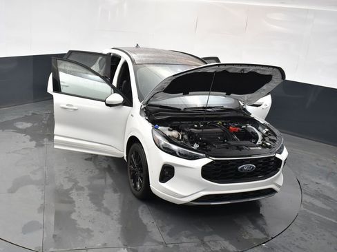 Used 2024 Ford Escape ST-Line Elite w/ Premium Technology Package image 17