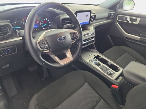 Used 2023 Ford Explorer XLT AWD/4WD image 17