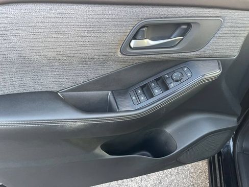 Used 2021 Nissan Rogue SV AWD/4WD image 8
