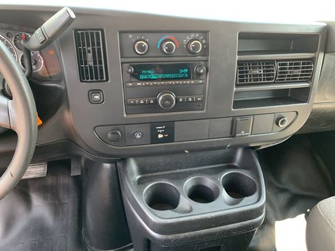 Used 2019 Chevrolet Express 3500 w/ Power Convenience Package RWD image 22