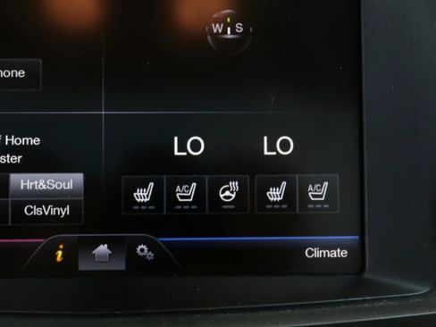 Used 2015 Lincoln MKT AWD w/ Equipment Group 201A image 30