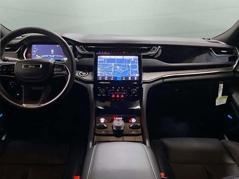 Used 2023 Jeep Grand Cherokee Overland w/ Luxury Tech Group IV image 11