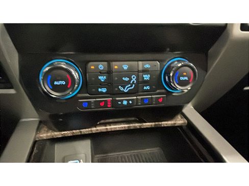Used 2019 Ford F250 Lariat image 13