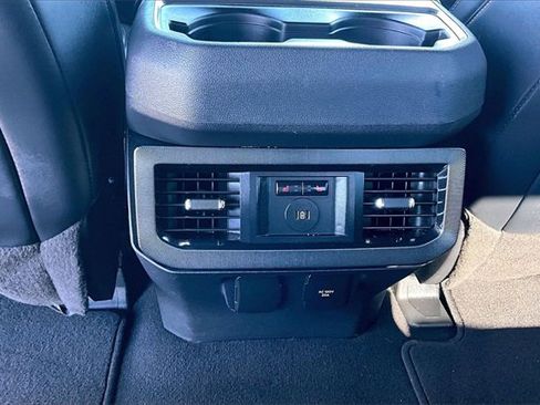 Used 2023 Ford F350 Platinum image 23