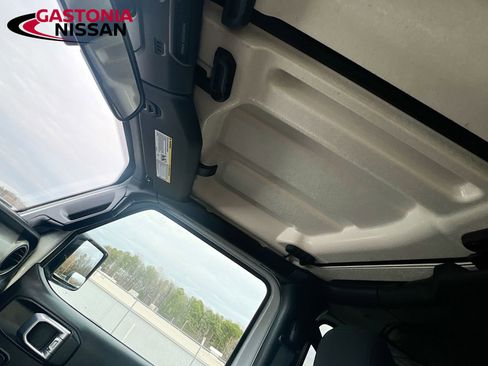 Used 2021 Jeep Gladiator Sport image 29