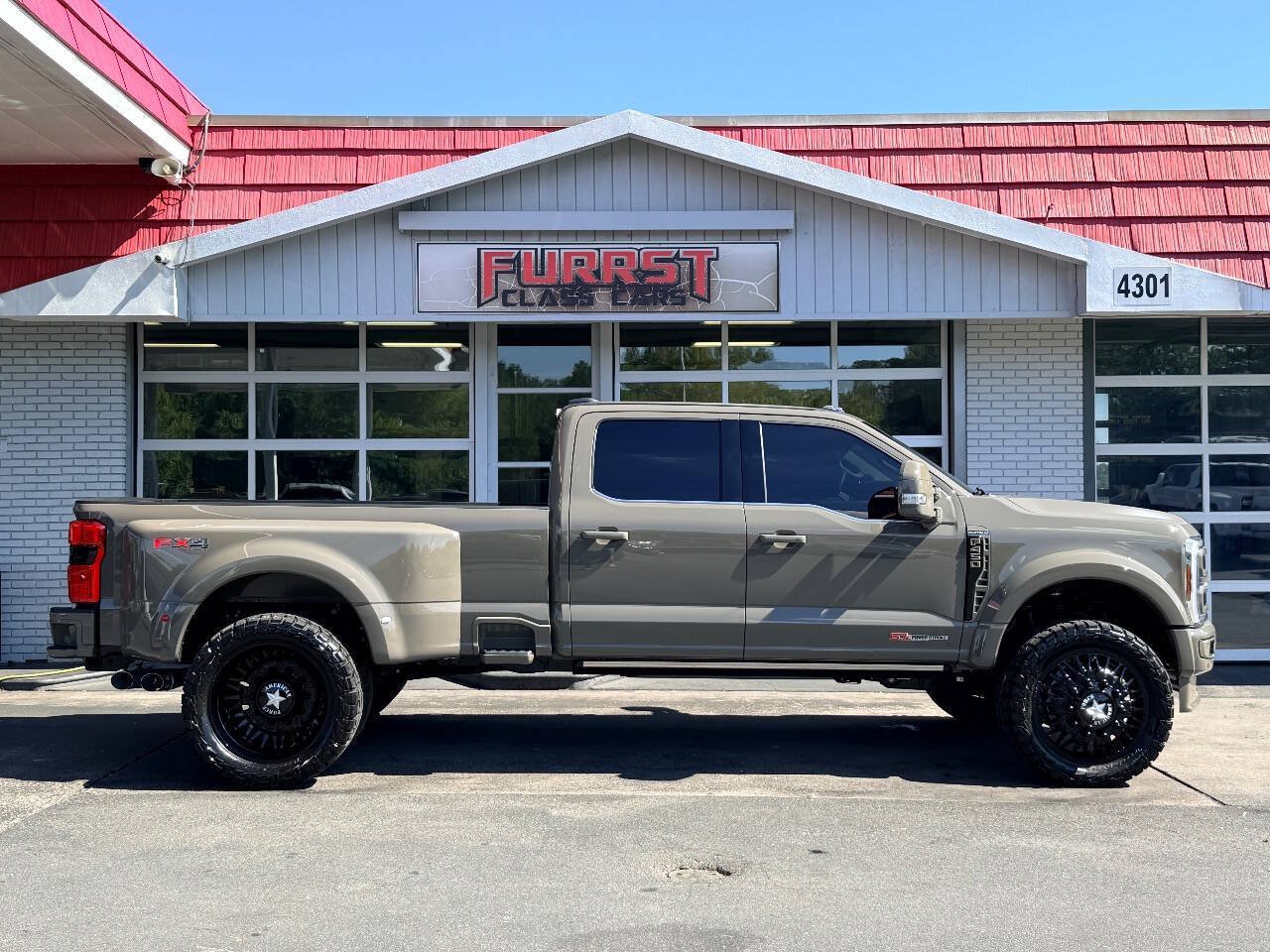 Used 2026 Ford F450 Platinum w/ Platinum Plus Package AWD/4WD image 2