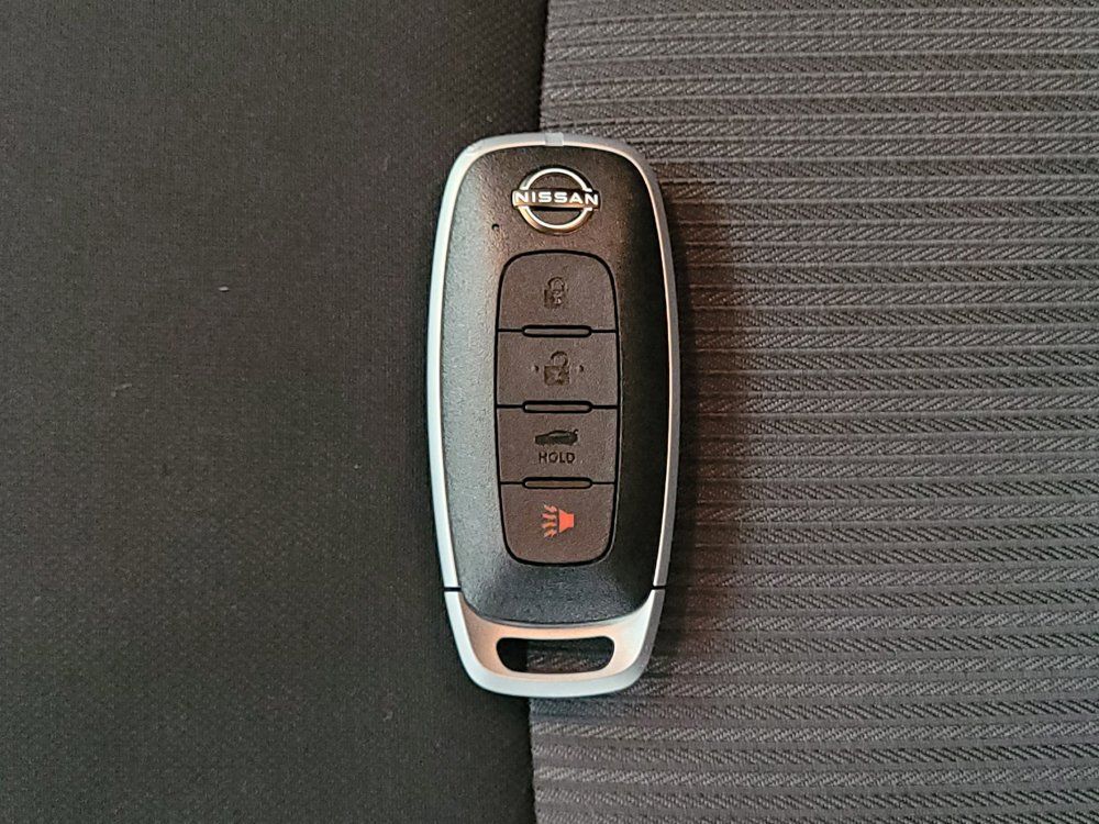 Used 2025 Nissan Sentra SV FWD image 32