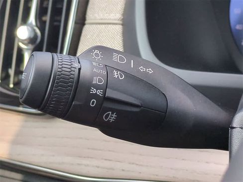 Used 2026 Volvo XC90 B5 Plus w/ Protection Package Premier image 26