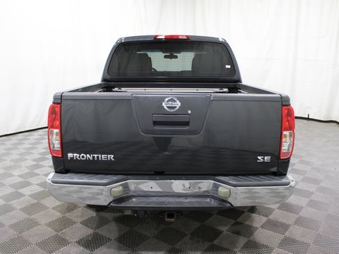 Used 2010 Nissan Frontier SE image 24