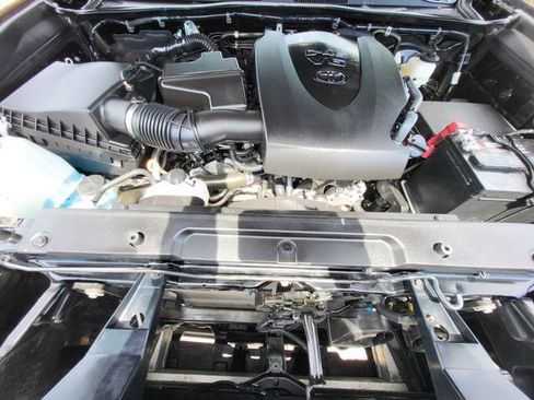 Used 2023 Toyota Tacoma TRD Sport w/ TRD Premium Sport Package AWD/4WD image 10