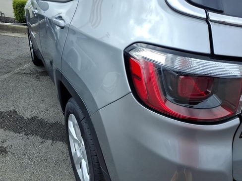 Used 2022 Jeep Compass Latitude w/ Sun and Sound Group image 16