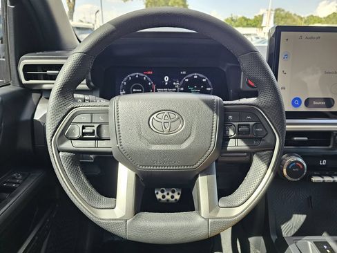 Used 2025 Toyota Tacoma TRD Sport AWD/4WD image 23