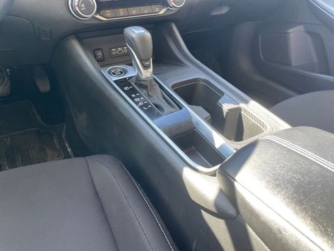 Used 2025 Nissan Sentra SV image 39