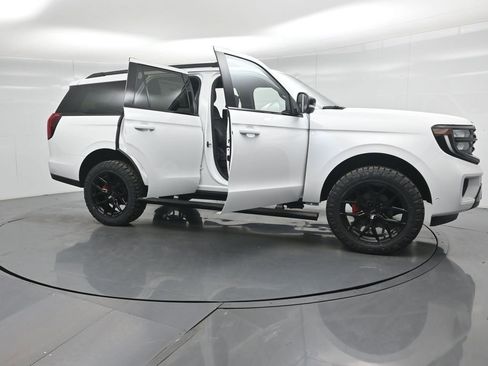 New 2025 Ford Expedition Platinum w/ Stealth Performance Package image 31