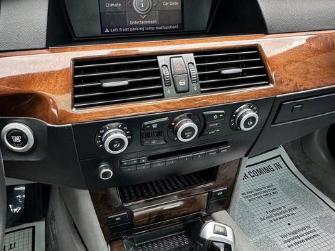 Used 2010 BMW 528i Sedan image 17