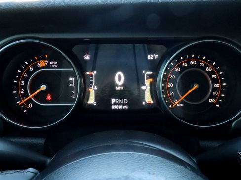 Used 2018 Jeep Wrangler Unlimited Sport S AWD/4WD image 28