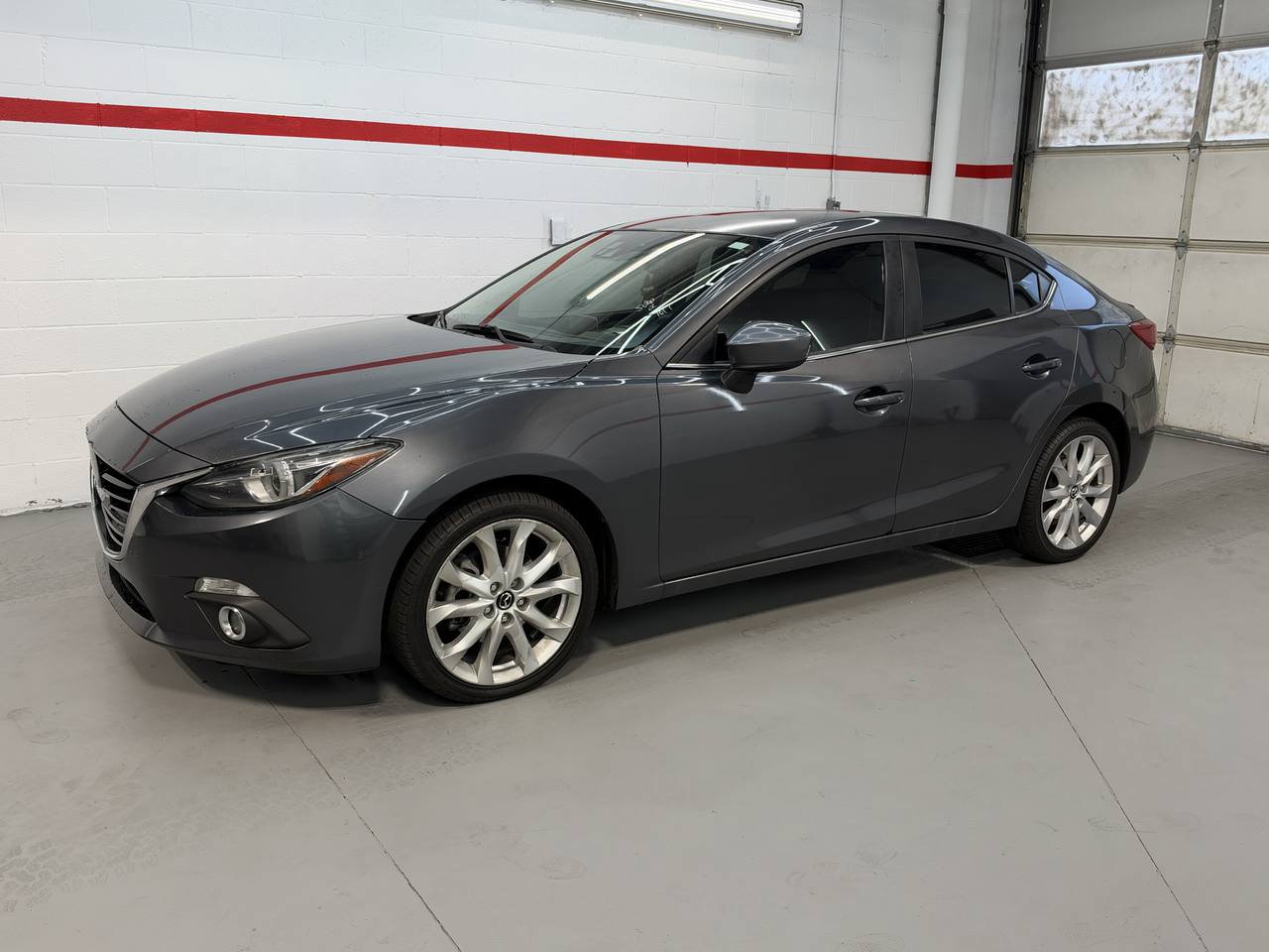 Used 2014 MAZDA MAZDA3 s Grand Touring w/ Technology Package FWD image 2