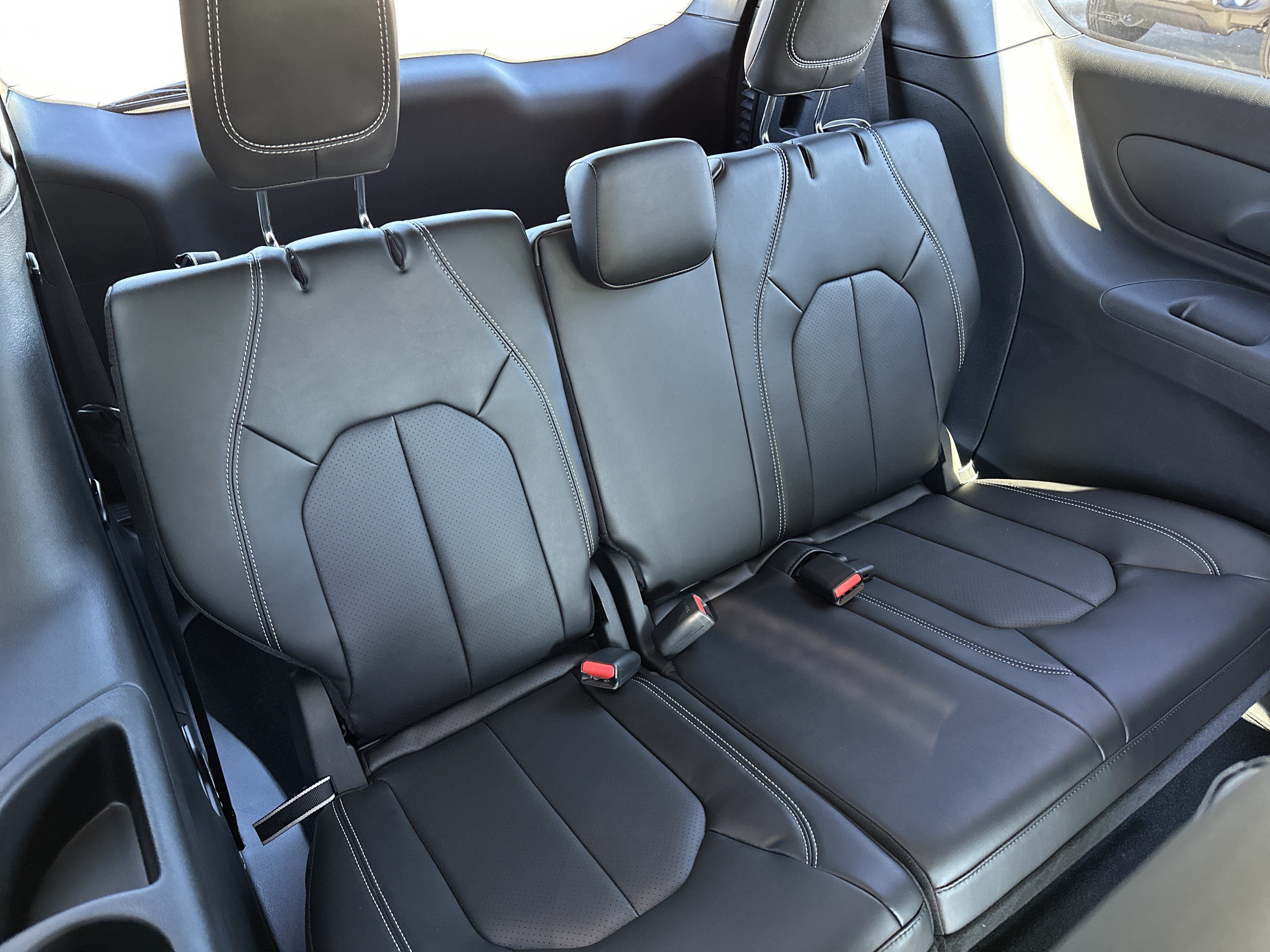 New 2026 Chrysler Pacifica Select FWD image 19