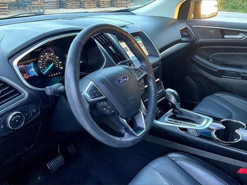 Used 2018 Ford Edge Titanium image 14