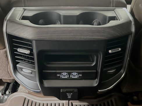 Used 2025 RAM 3500 Laramie AWD/4WD image 18