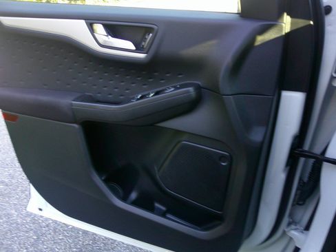 Used 2020 Ford Escape SE FWD image 34
