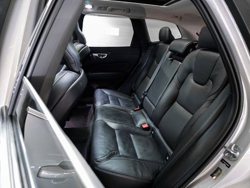 Used 2023 Volvo XC60 B5 Ultimate w/ Climate Package image 22