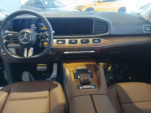 Used 2024 Mercedes-Benz GLS 450 4MATIC image 36
