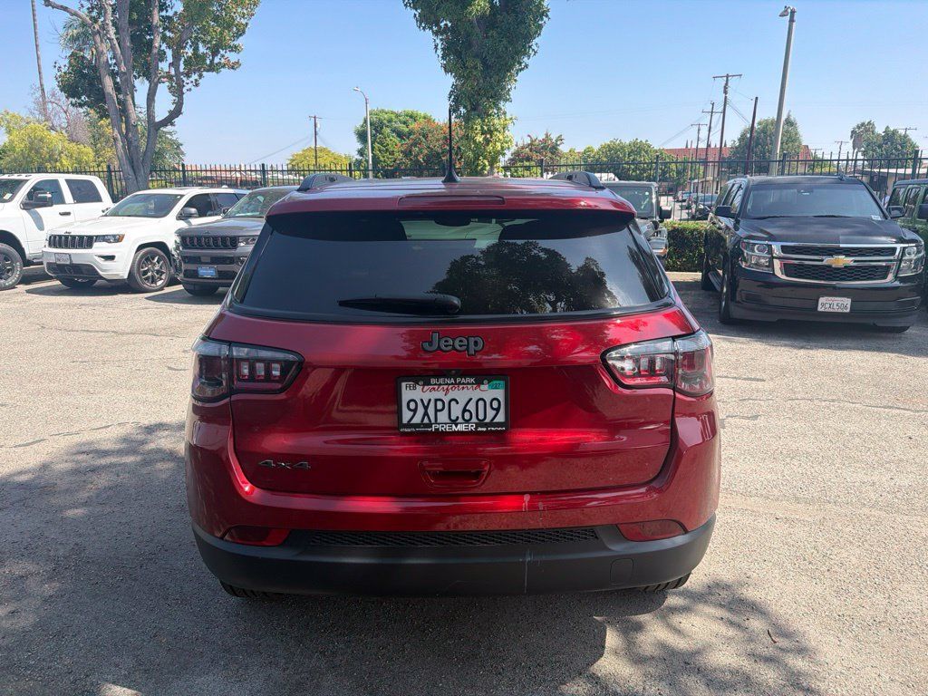 Used 2026 Jeep Compass Latitude AWD/4WD image 4