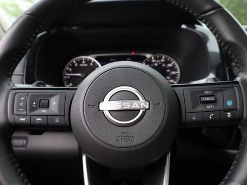 Certified 2025 Nissan Pathfinder SL w/ SL Premium Package AWD/4WD image 13