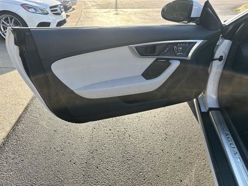 Used 2018 Jaguar F-TYPE Convertible RWD image 12
