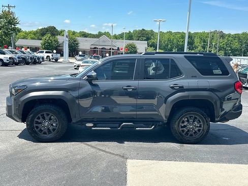 Used 2025 Toyota 4Runner SR5 RWD image 6