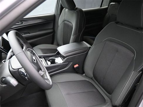 New 2025 Jeep Grand Cherokee L Laredo image 14