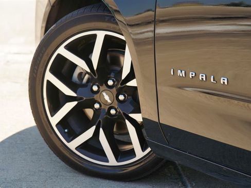 Used 2017 Chevrolet Impala Premier FWD image 18