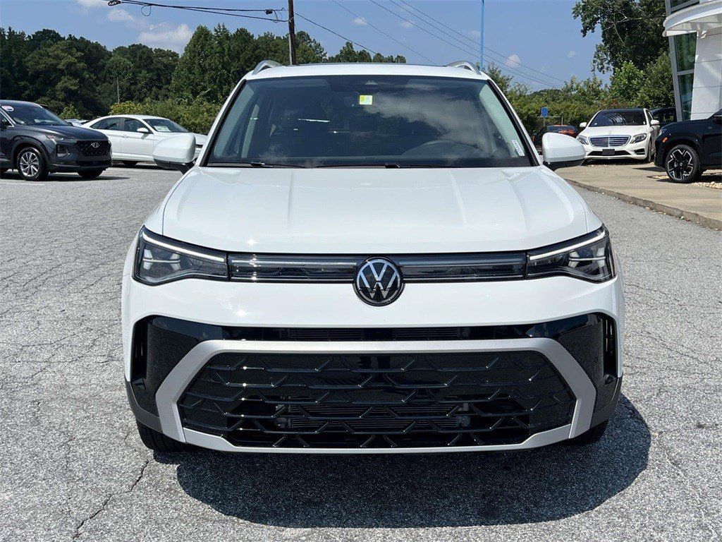 Used 2025 Volkswagen Taos SEL AWD/4WD image 10