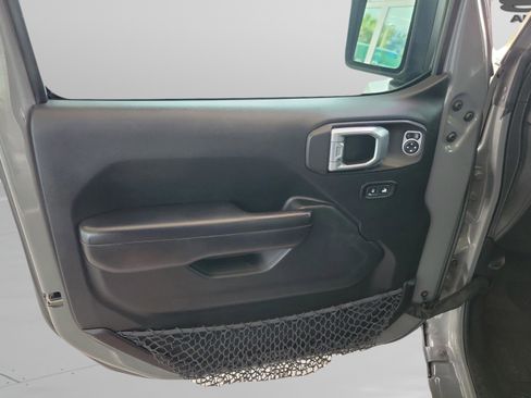 Used 2018 Jeep Wrangler Unlimited Sport S image 30