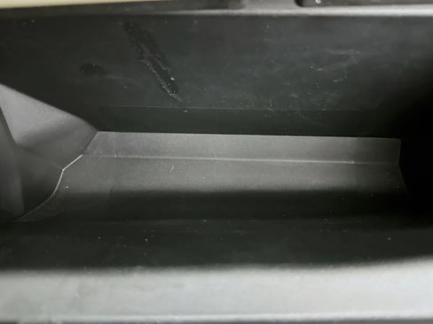 Used 2023 Toyota Highlander XLE image 32