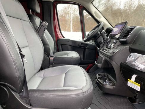 Used 2025 RAM ProMaster 3500 w/ Quick Order Package 22H SLT+ FWD image 12