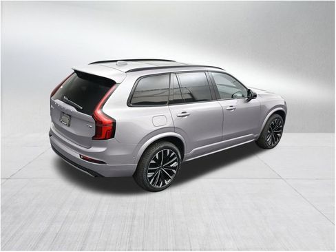 New 2026 Volvo XC90 T8 Ultra AWD/4WD image 17