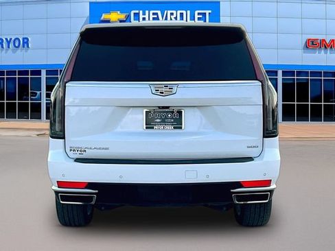 Used 2023 Cadillac Escalade Premium Luxury AWD/4WD image 6
