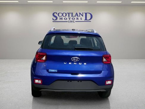 Used 2024 Hyundai Venue SEL image 7