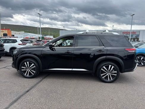 Certified 2023 Nissan Pathfinder Platinum AWD/4WD image 8
