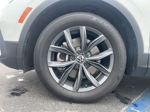 Used 2022 Volkswagen Tiguan SE image 10