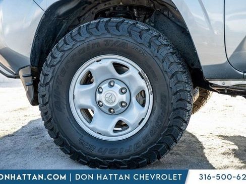 Used 2023 Toyota Tacoma SR image 33
