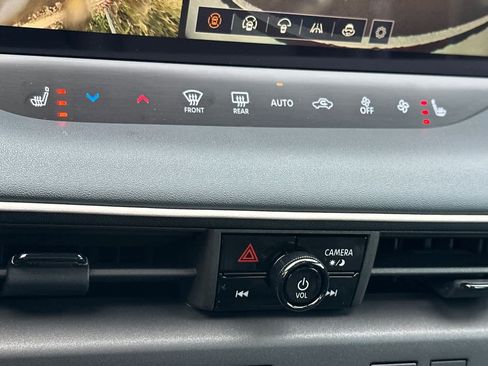 New 2026 Nissan Leaf Platinum+ FWD image 21