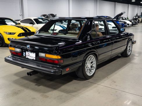 Used 1988 BMW M5 RWD image 8
