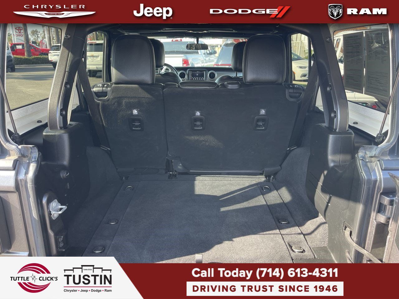 Used 2020 Jeep Wrangler Unlimited Sahara AWD/4WD image 31