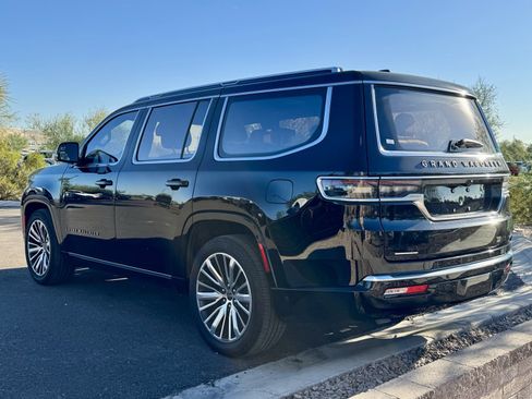 Used 2022 Jeep Grand Wagoneer Series III w/ Flexible Seating Group image 5